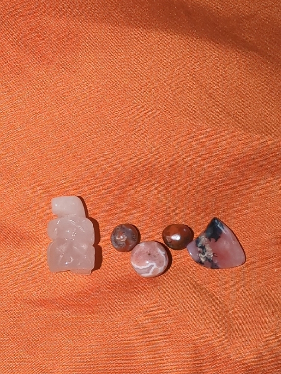 Rose Quartz Carving & Tumbled Stones - Pink, Rose, White & Brown - Picture 4 of 6